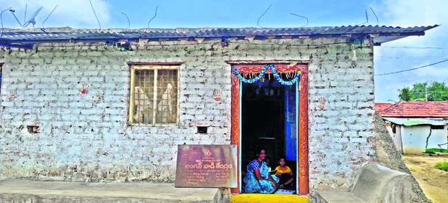 చిన్నారులపై చిన్నచూపు!1