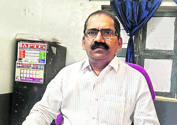 ఫిర్యాదు చేసినా పట్టించుకోవడంలేదు
1