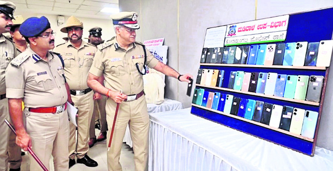బెంగళూరులో భారీగా డ్రగ్ పెడ్లర్ల అరెస్టు1