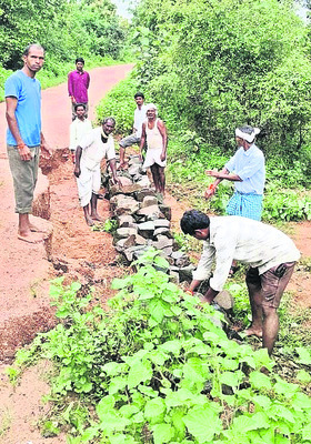 స్వగ్రామానికి చేరిన  మృతదేహం2