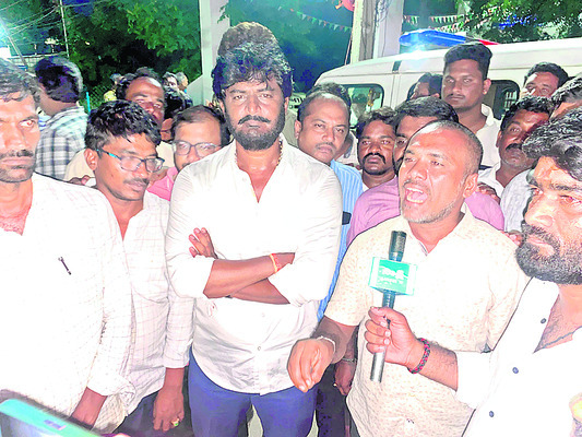 పాదయాత్రకు పోలీసు నిర్భందం 2