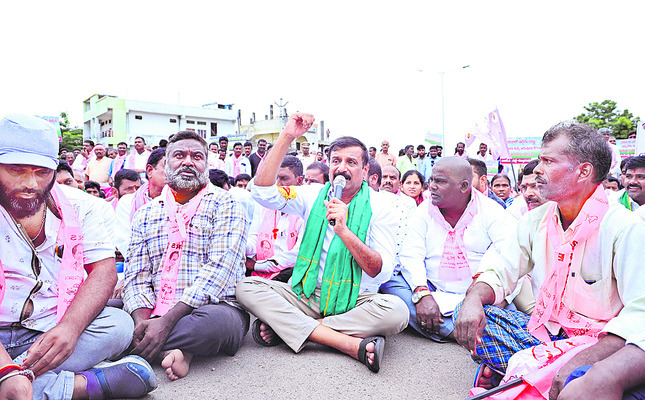 ప్రభుత్వాల వైఫల్యమే కారణం1