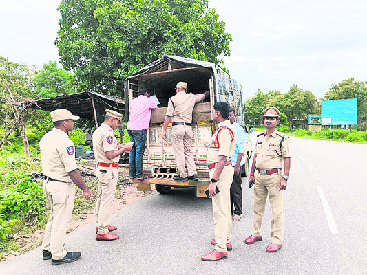 రోడ్డు పనులు పరిశీలన1