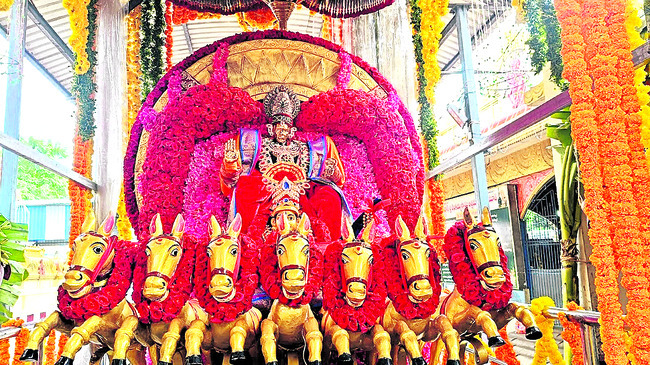 సూర్యప్రభ వాహనంపై వెంకయ్యస్వామి విహారం
1