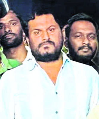 శ్రీవారి భక్తులపై పోలీసుల దాడి అమానుషం 1