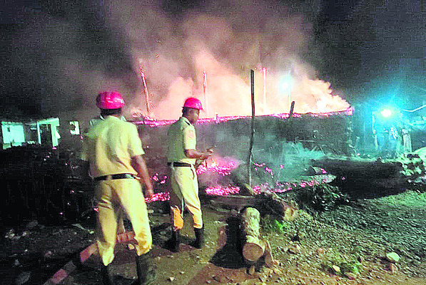 వాహనాలు ఢీ : ఏడుగురికి గాయాలు 1