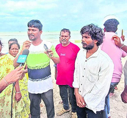 గల్లంతైన యువకుడు.. కరువైన ప్రభుత్వ సాయం 1