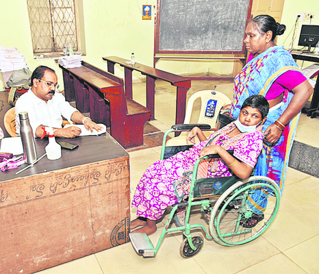 దివ్యాంగుల పింఛన్లపై కక్ష1