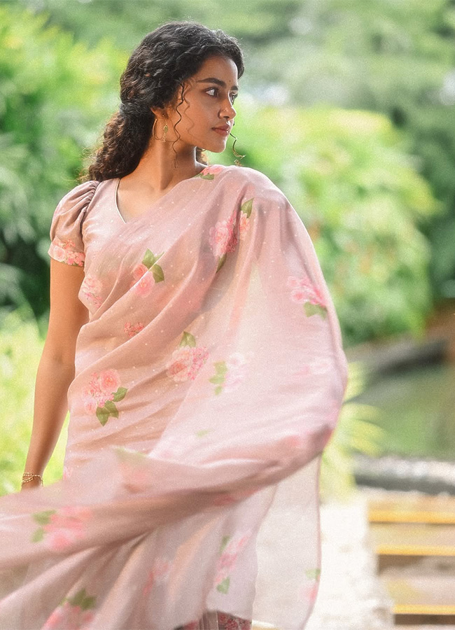 Anupama Parameswaran Gets Emotional at Parada Movie Press Meet17