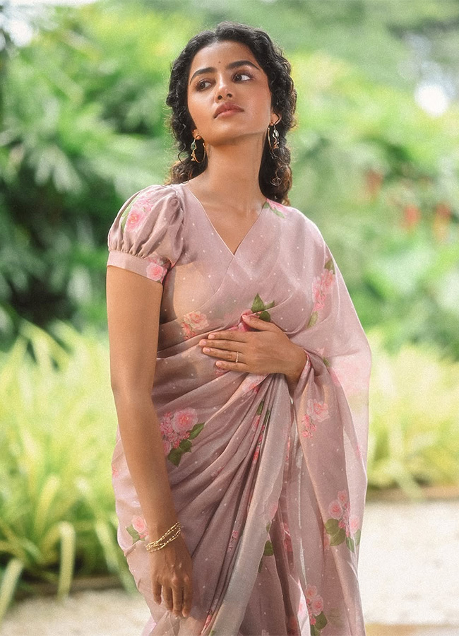 Anupama Parameswaran Gets Emotional at Parada Movie Press Meet18