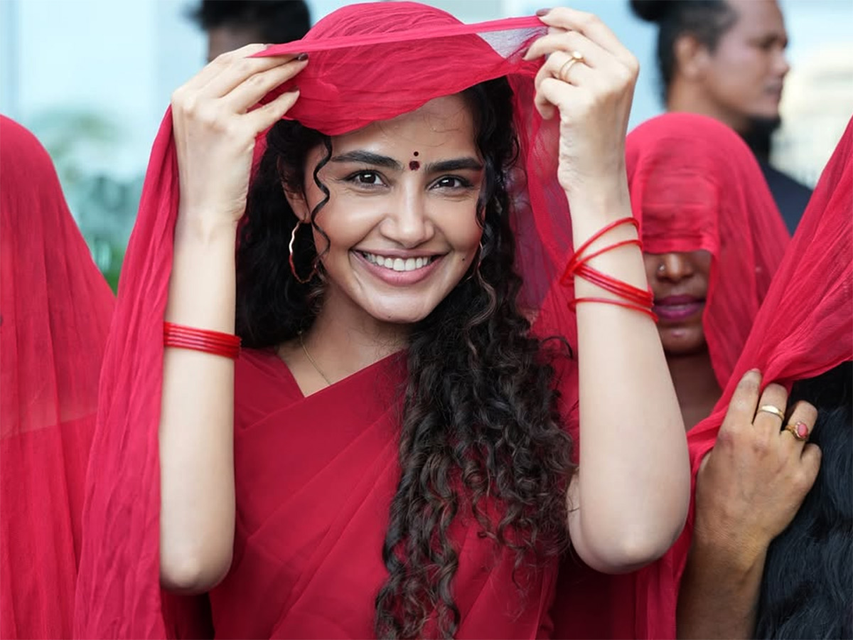 Anupama Parameswaran Gets Emotional at Parada Movie Press Meet5