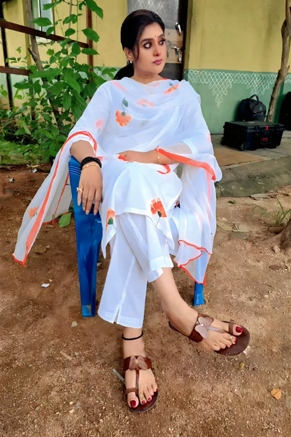 Bigg Boss Fame Priya Latest Beautiful Looks Photos7