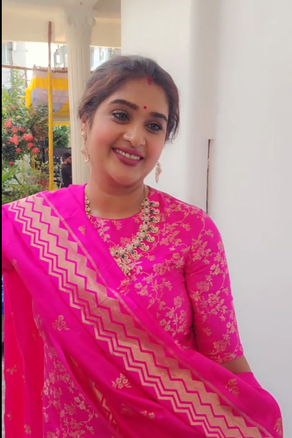 Bigg Boss Fame Priya Latest Beautiful Looks Photos9