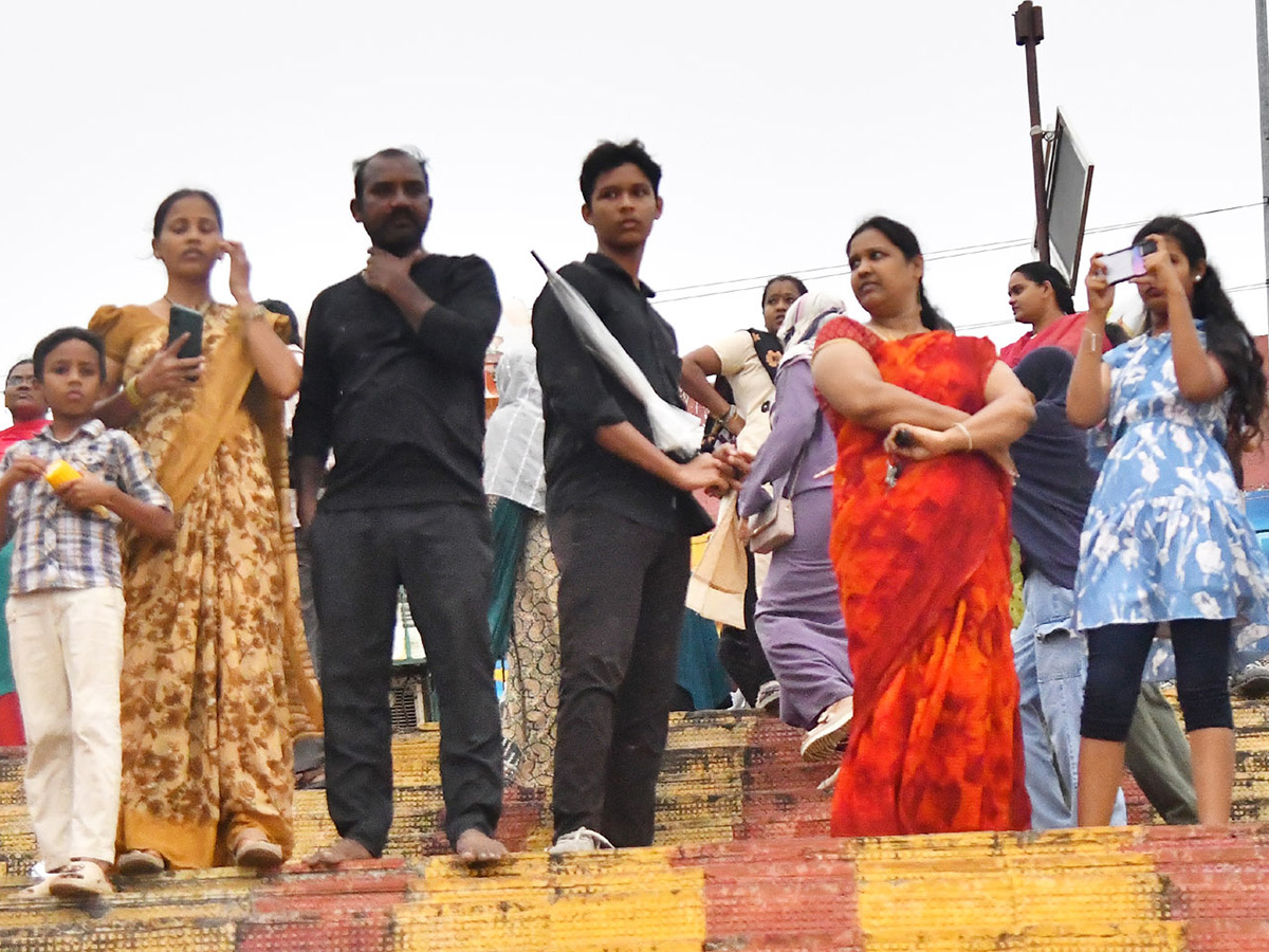 Vijayawada Praksam Barrage Floods22
