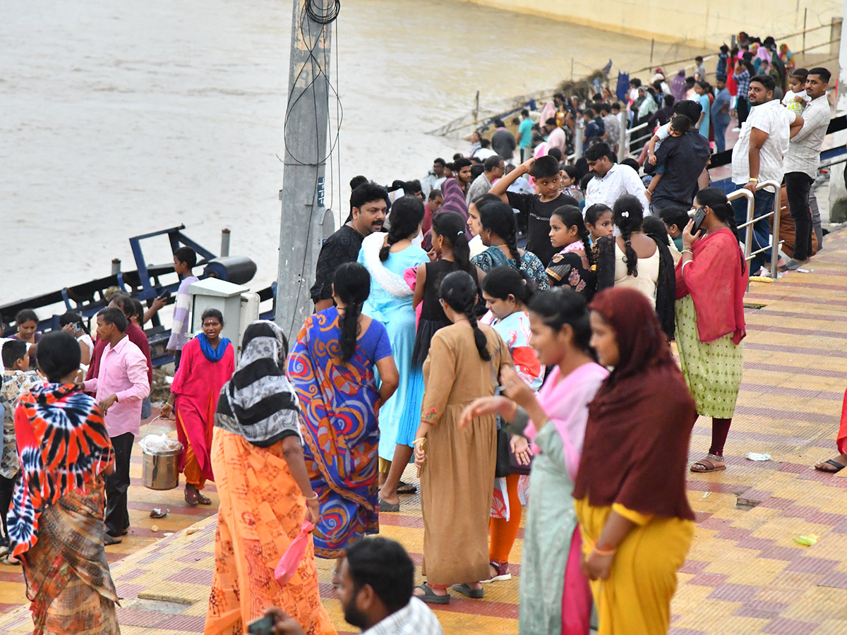 Vijayawada Praksam Barrage Floods25