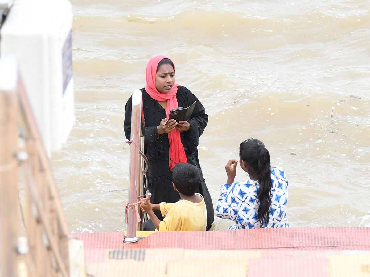 Vijayawada Praksam Barrage Floods8