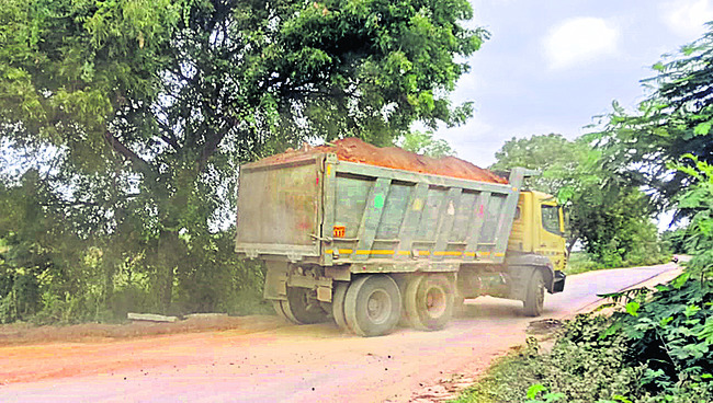 ఎర్రకొండకు ఎసరు!1