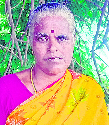 రెండు చేతులూ పనిచేయవు
5