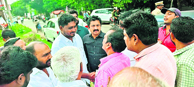 మరో మూడు రోజులు రాకపోకల బంద్ 1