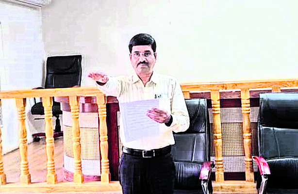 కలెక్టరేట్లో విధేయతా ప్రతిజ్ఞ స్వీకారం 1