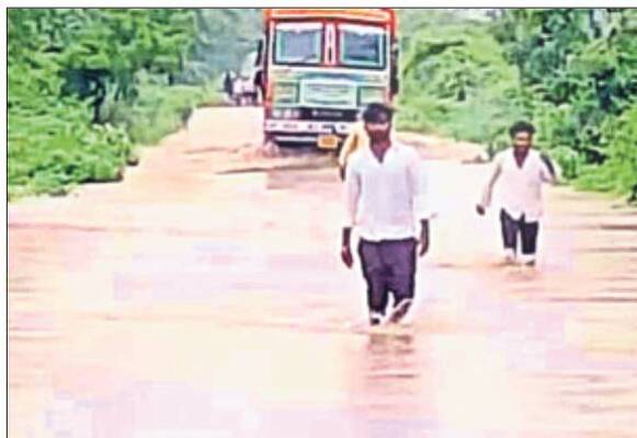 కుండపోత వానలు.. నదుల పరవళ్లు 2