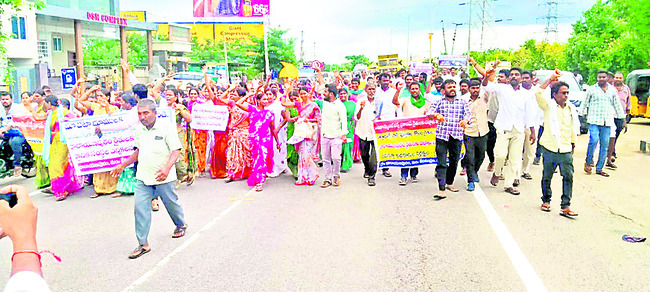 నారాయణపురం రైతుల ఆందోళన1