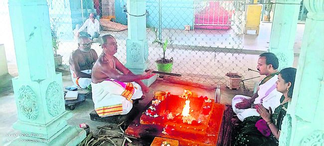 వైభవంగా శ్రీరామ పునర్వసు పట్టాభిషేకం1