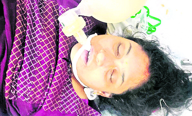 కల్వర్టును ఢీకొన్న బొలెరో 1