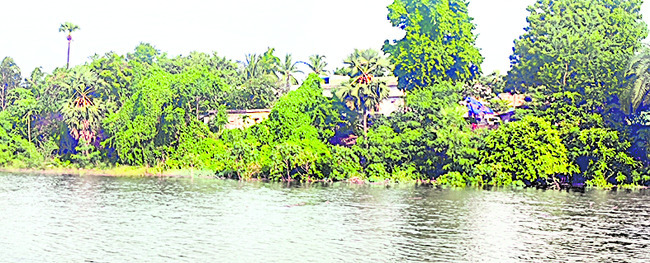 కృష్ణమ్మ ఆగ్రహం.. తగ్గని ప్రవాహం 1