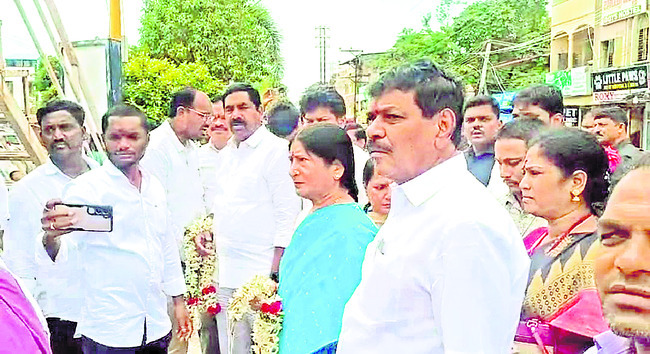 తూర్పు కాంగ్రెస్లో మరోసారి వర్గ విభేదాలు1