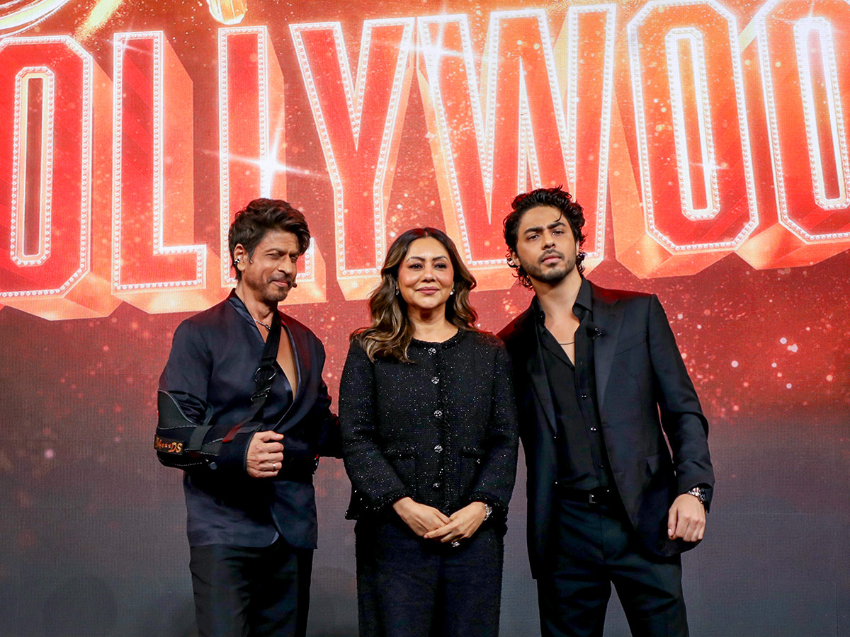Directorial debut of their son Aryan Khan in Mumbai5