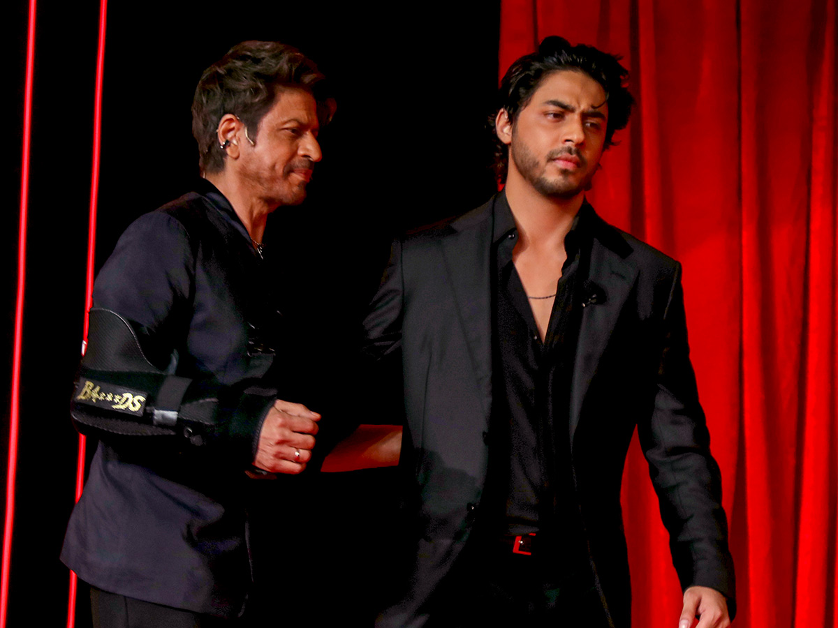 Directorial debut of their son Aryan Khan in Mumbai7