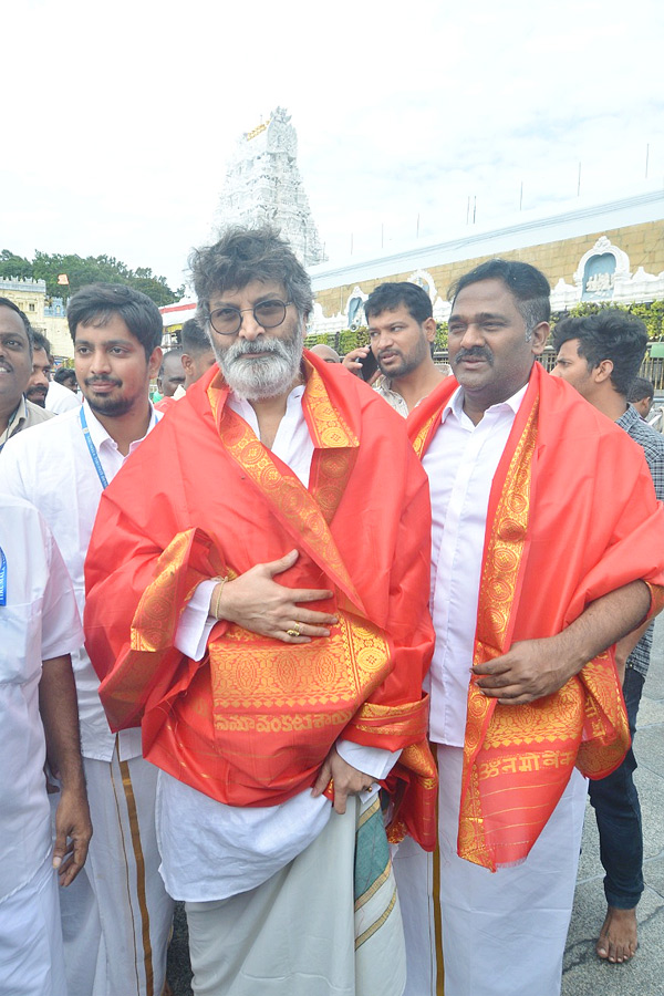 Naga Chaitanya And Sobhita Dhulipala visit Tirumala Temple Photos13