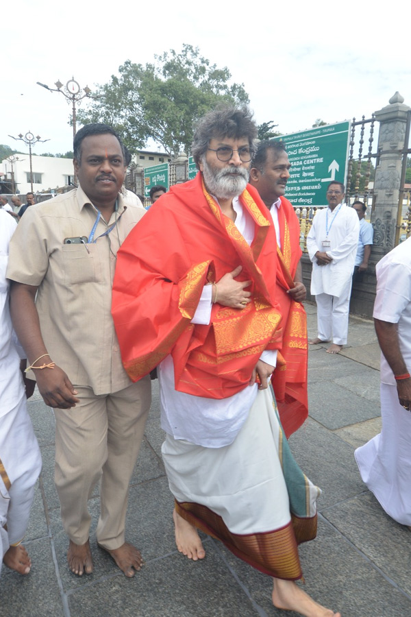 Naga Chaitanya And Sobhita Dhulipala visit Tirumala Temple Photos11