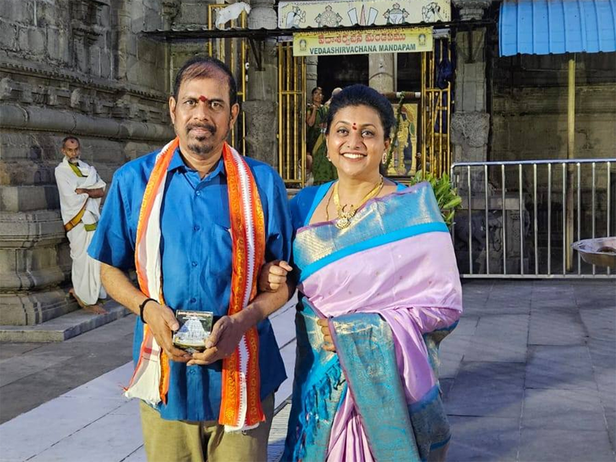 RK Roja Marriage Anniversary Photos Goes Viral1