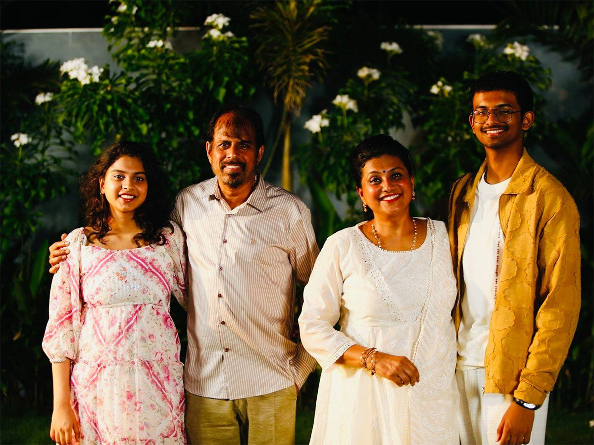 RK Roja Marriage Anniversary Photos Goes Viral7