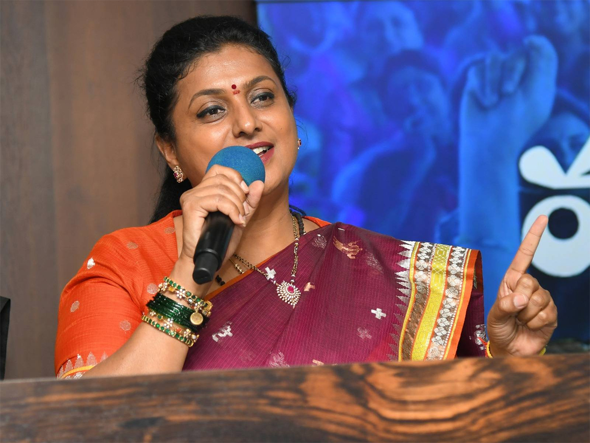 RK Roja Marriage Anniversary Photos Goes Viral14
