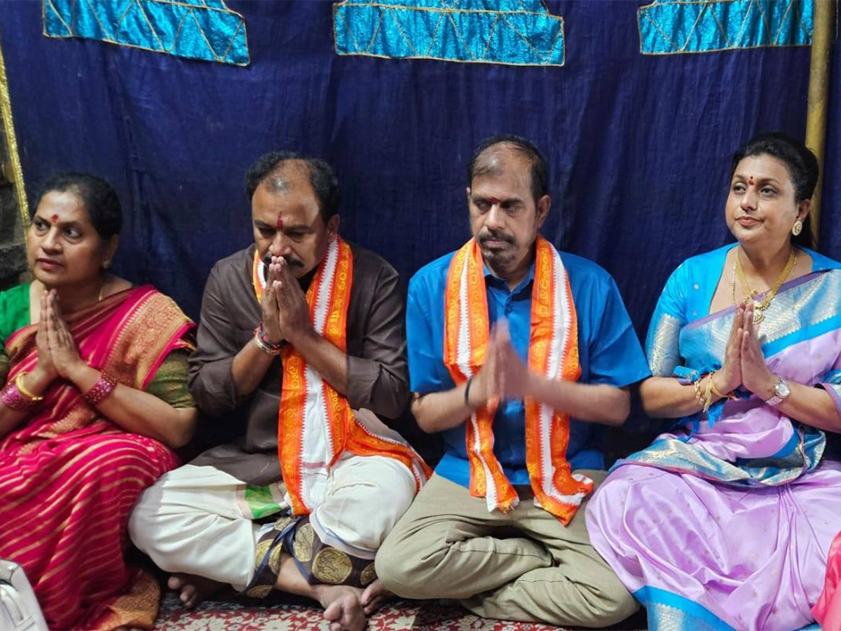 RK Roja Marriage Anniversary Photos Goes Viral4