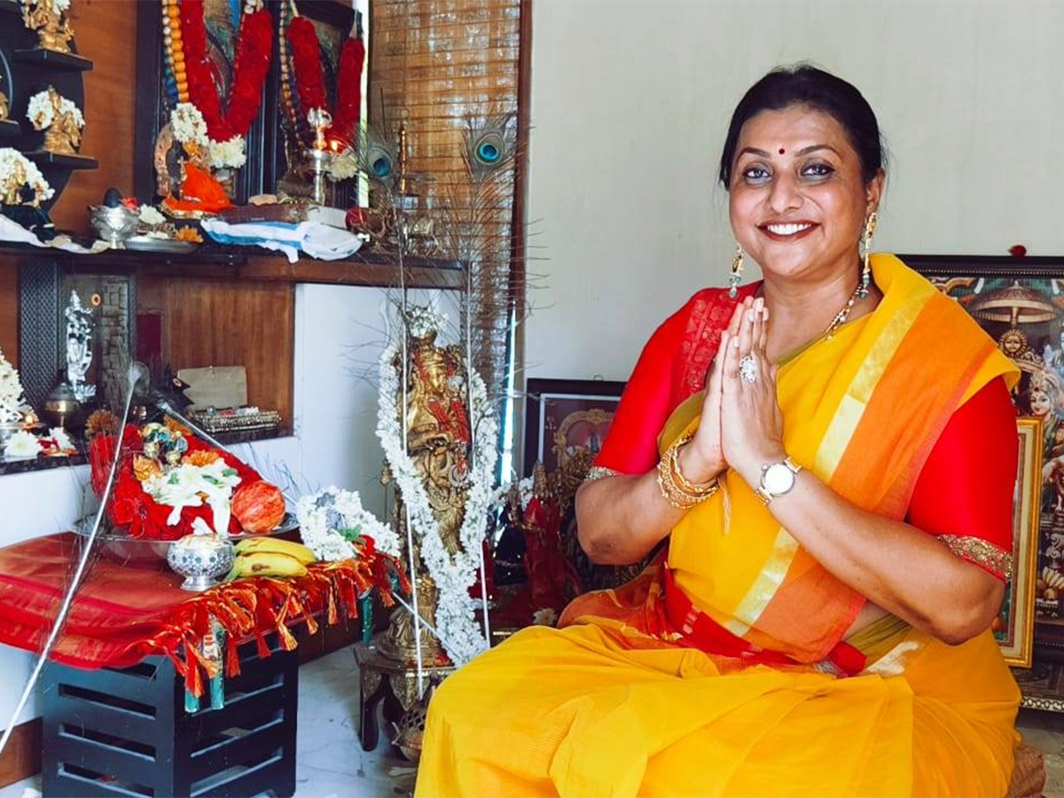 RK Roja Marriage Anniversary Photos Goes Viral10