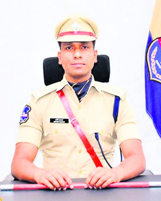 పసిగడుతూ.. పట్టిస్తూ..!2