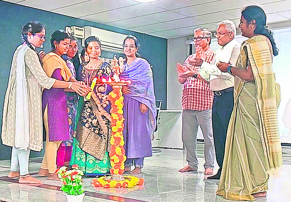 ముగ్గురు ఎర్రచందనం స్మగ్లర్ల అరెసు్ట 1