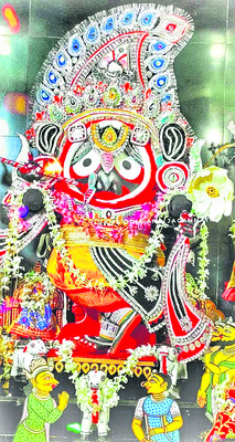 కనుమరుగైన గిరిధారి అలంకరణ 1