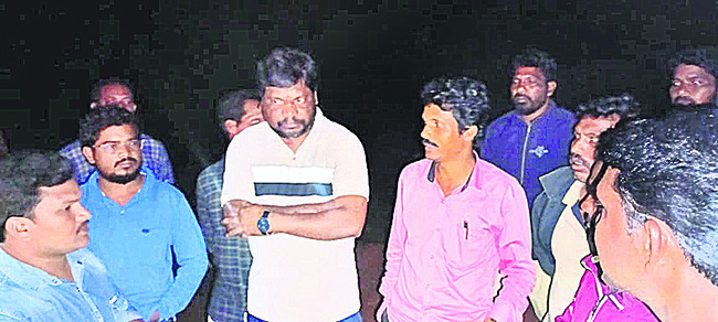 కల్వర్టు గోతిలో పడి యువకుడి మృతి2