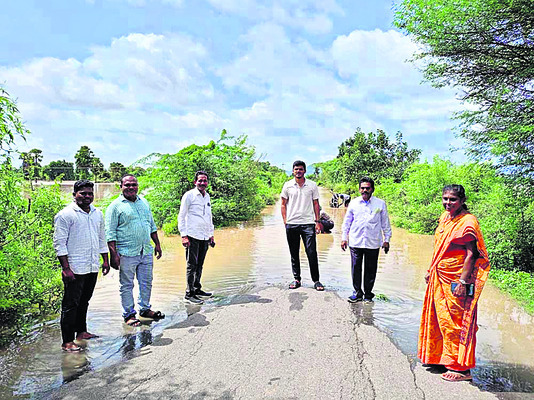 ఊళ్లల్లోకి నీళ్లు6