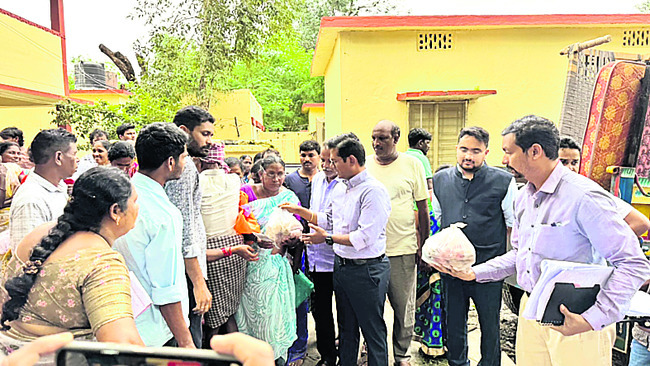 ఊళ్లల్లోకి నీళ్లు8
