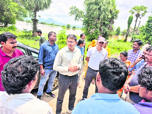 ఊళ్లల్లోకి నీళ్లు4