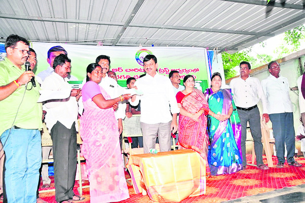 రెండు కళ్లలా సంక్షేమం, అభివృద్ధి1