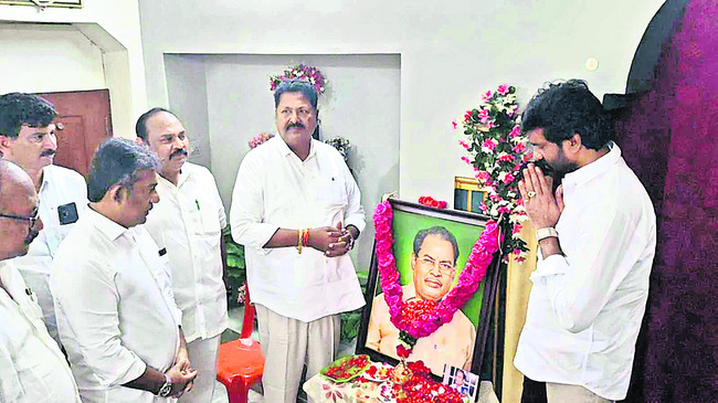 ఎమ్మెల్సీ మేరిగను పరామర్శించిన సజ్జల 2