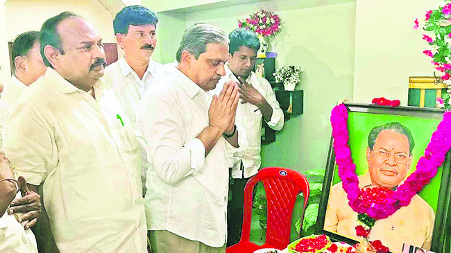 ఎమ్మెల్సీ మేరిగను పరామర్శించిన సజ్జల 1