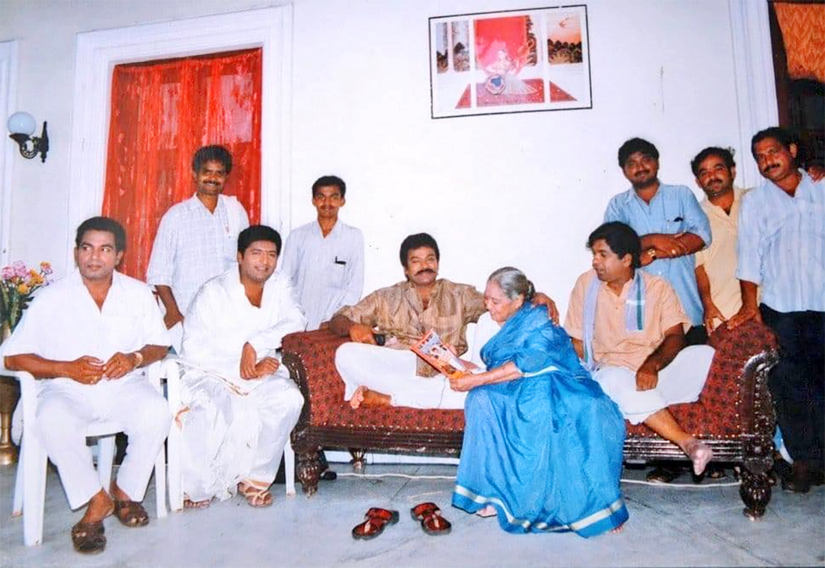 Chiranjeevi Birthday Viral Photos Gose21